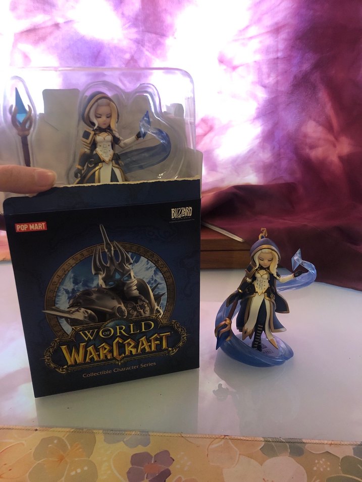 World of Warcraft Altın Renkli Aksiyon Figürü - Görsel 2