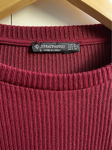 s Beden Stradivarius kazak