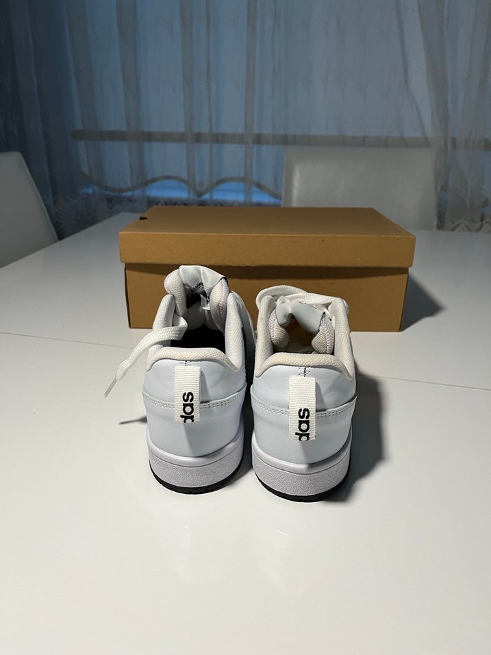 Siyah Çizgili Beyaz Bağcıklı Spor Ayakkabı - Görsel 4