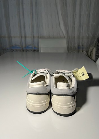 Gri sıfır ayakkabı günlük kullanıma uygun adidas - Görsel 6