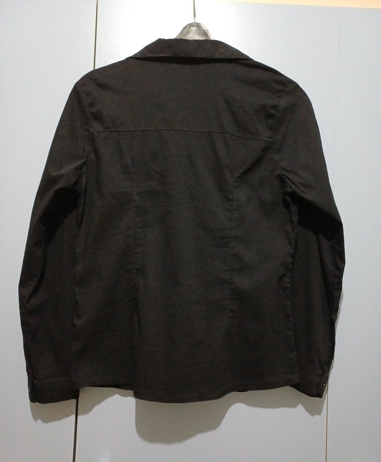 Düğmeli ve Göğüs Cepli  Siyah Esnek Gömlek - Görsel 3