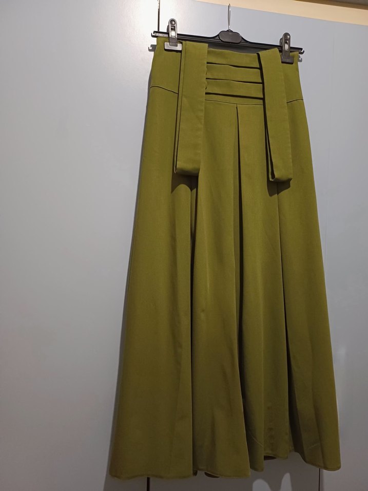 Haki Kadın Ayarlanabilir Askılı Uzun Pliseli Etek - Görsel 2