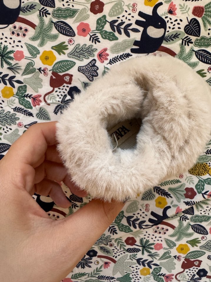 Zara 15 Numara Krem Kürklü Sıcak Ev Pandufu - Görsel 3
