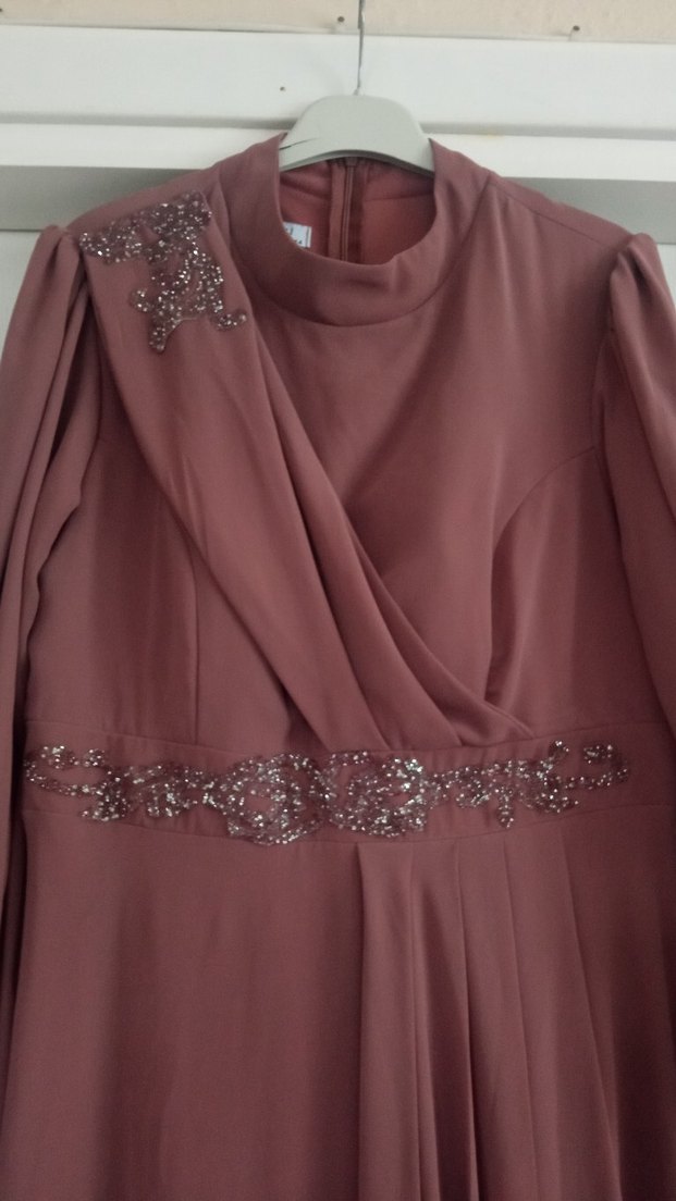 Bej Uzun Kollu Drapeli Kadın Abiye Elbise - Görsel 2