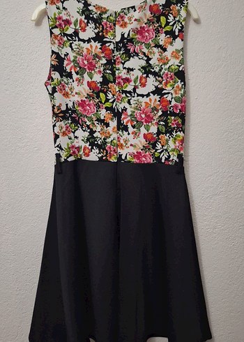 Çiçek Desenli Kolsuz Elbise - Görsel 2