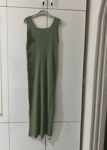 Yeşil Pliseli Keten V Yaka Uzun Elbise - Görsel 2