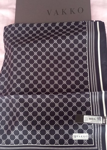 Vakko %100 ipek vakko