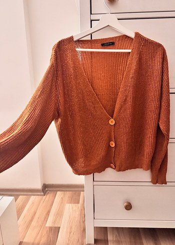 V Yaka Düğmeli Örgü Kadın Hırka - Görsel 2