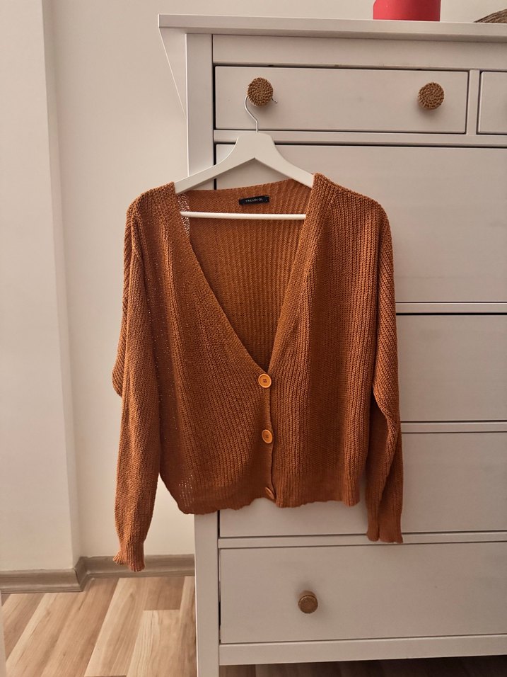 V Yaka Düğmeli Örgü Kadın Hırka - Görsel 4