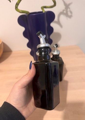 Metal ağızlı koyu renkli yağlık sosluk - Görsel 3