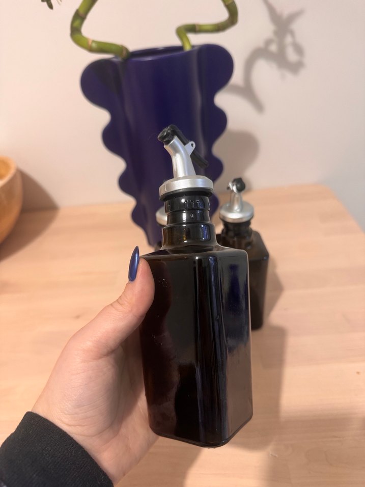 Metal ağızlı koyu renkli yağlık sosluk - Görsel 3