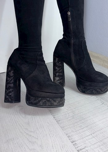 SİYAH TOPUKLU ÇİZME 38 NUMARA - Görsel 7