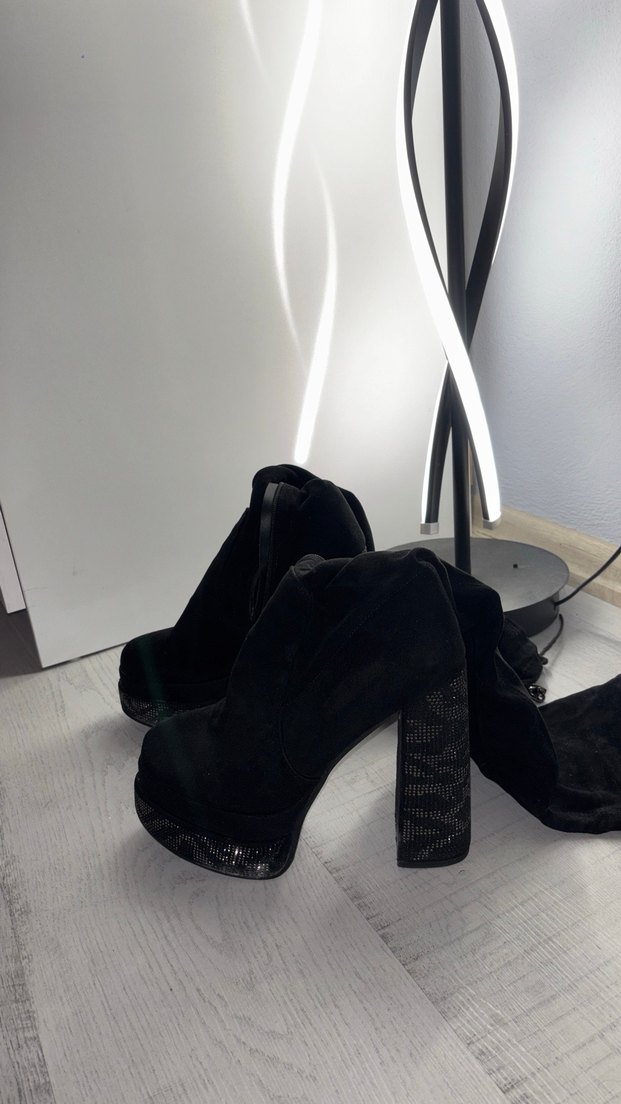 SİYAH TOPUKLU ÇİZME 38 NUMARA - Görsel 5