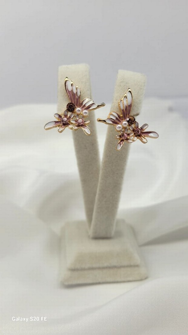 Bej Pul İşlemeli Mini kelebek Küpe - Görsel 2