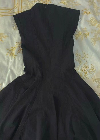 Zara Siyah Drapeli Yüksek Yakalı Midi Elbise XS - Görsel 3