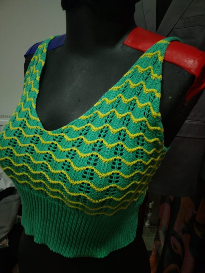 Renkli Örgü V Yaka Mini Büstiyer - Görsel 3