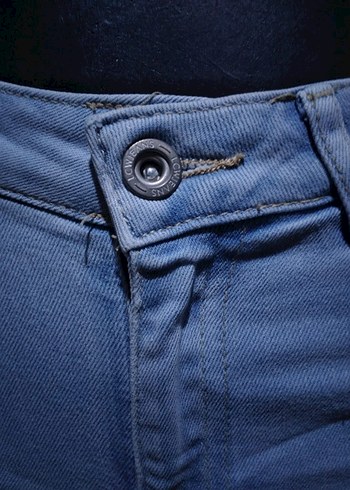 LC WAİKİKİ Düğmeli Mini Kadın Kot Şort - Görsel 5