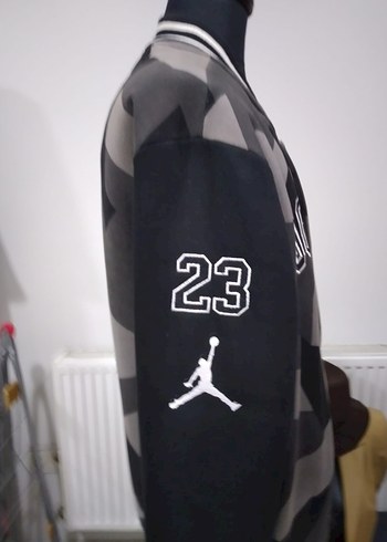 AIR JORDAN ORJİNAL ÜRÜN GRİ KAMUFLAJ KOLEJ MONT - Görsel 4