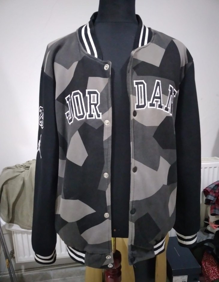 AIR JORDAN ORJİNAL ÜRÜN GRİ KAMUFLAJ KOLEJ MONT - Görsel 3