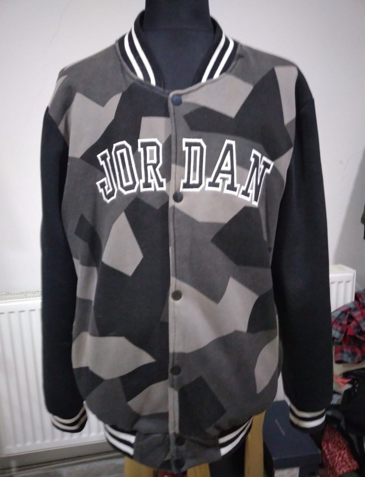 AIR JORDAN ORJİNAL ÜRÜN GRİ KAMUFLAJ KOLEJ MONT - Görsel 2