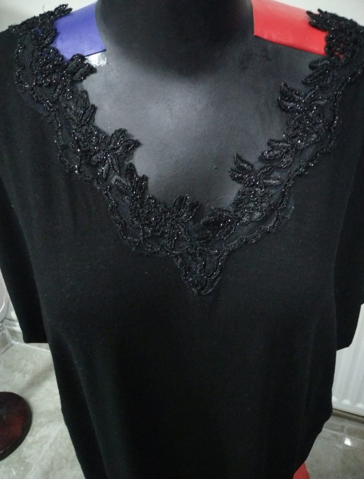 Drapeli Siyah V Yaka Uzun Kadın Tunik - Görsel 2