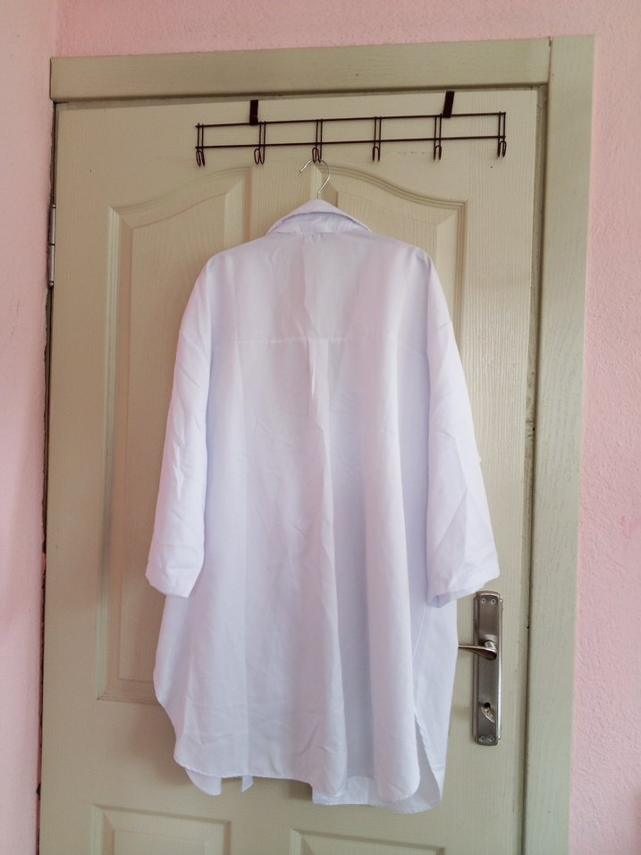 Beyaz Keten Midi Gömlek, Kuşaklı, Uzun Kollu pareo - Görsel 3