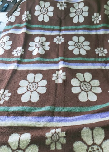 Pastel Renkli Kahverengi Çiçek Desenli Battaniye - Görsel 2