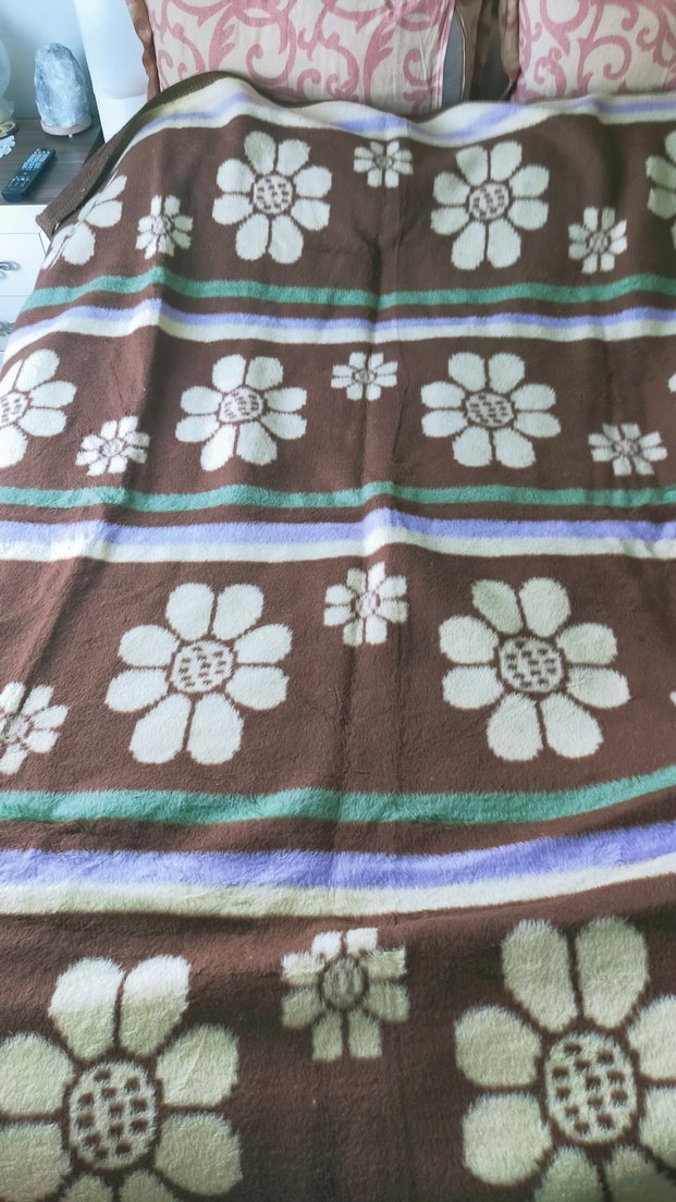 Pastel Renkli Kahverengi Çiçek Desenli Battaniye - Görsel 2