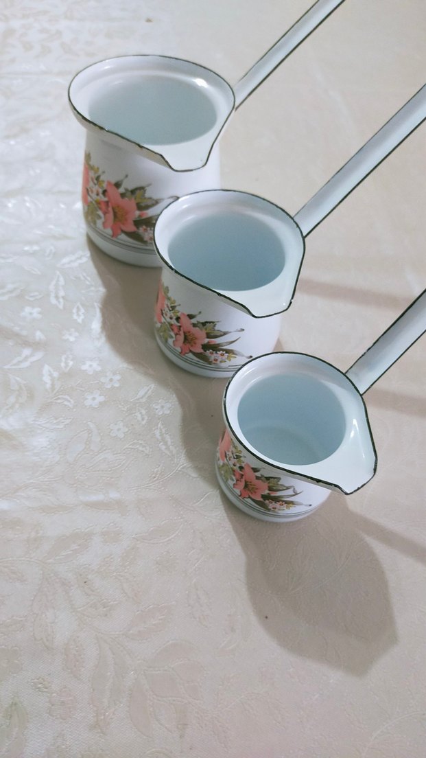 Beyaz Porselen Çiçek Desenli Çaydanlık - Görsel 3