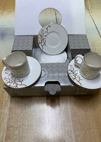 Gri Detaylı Beyaz Porselen Fincan Takımı - Görsel 3