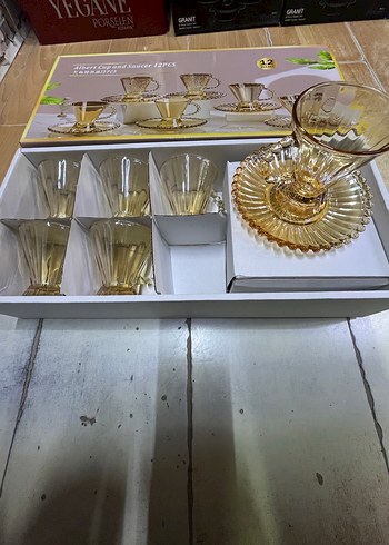 Altın Renkli Parlak Cam Fincan ve Tabağı - Görsel 2