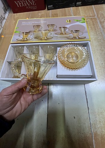 Altın Renkli Parlak Cam Fincan ve Tabağı - Görsel 3