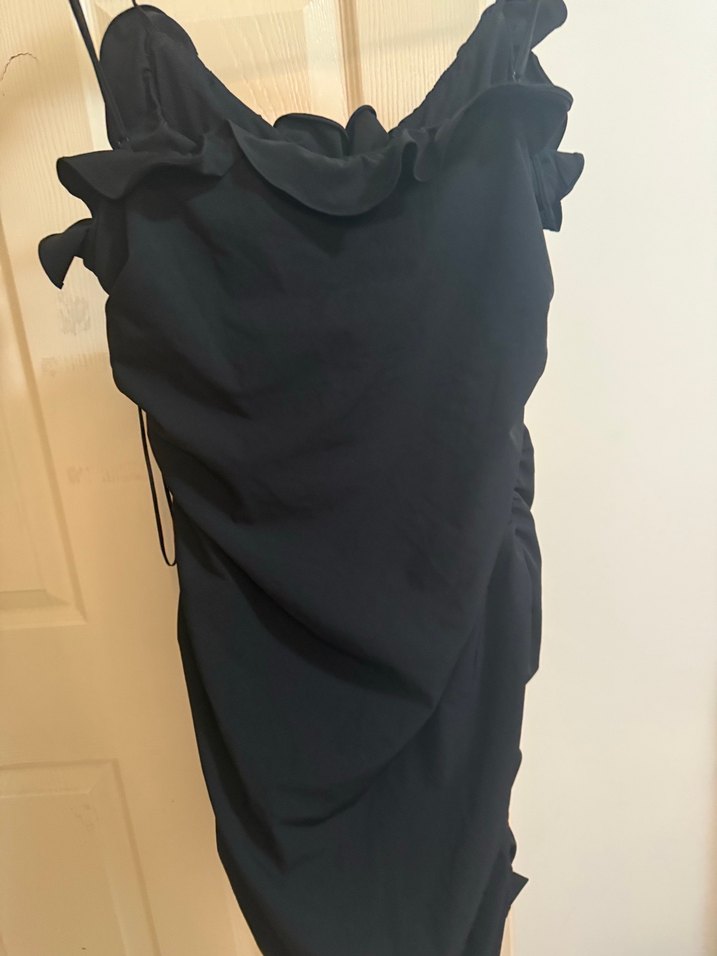 Siyah Fırfırlı V Yaka Mini Elbise - Görsel 3