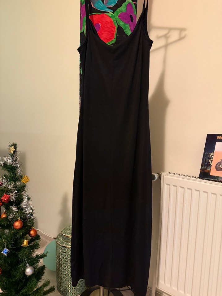 Drapeli Siyah Uzun Saten Kadın Elbise - Görsel 2