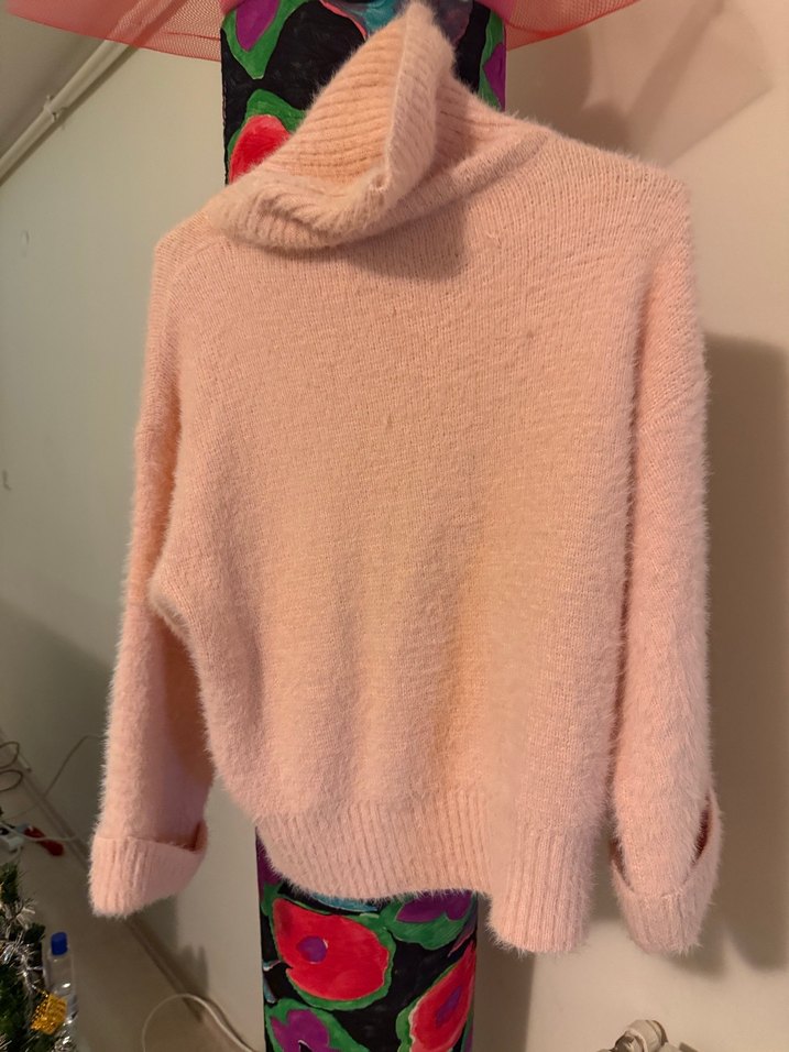 Pembe Boğazlı Yün Kadın Kazak - Görsel 2