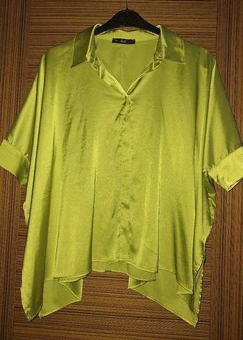 Yeşil Saten V Yakalı Kadın Gömlek - Görsel 2