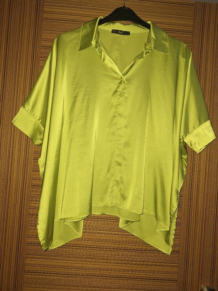 Yeşil Saten V Yakalı Kadın Gömlek - Görsel 3