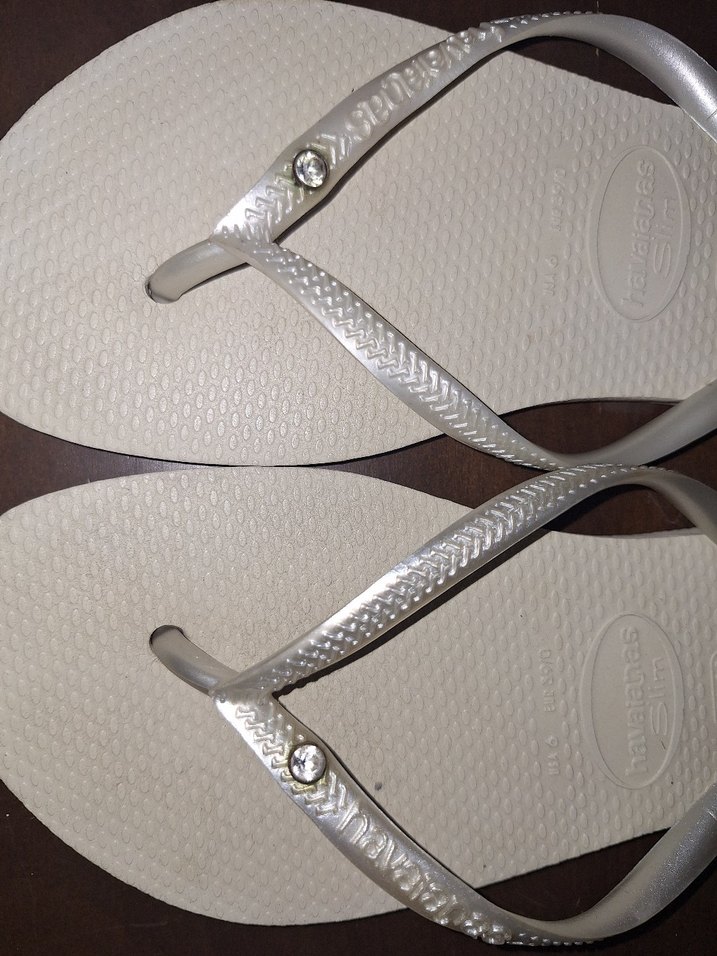 Beyaz Minimalist Kadın Parmak Arası Terlik - Görsel 3