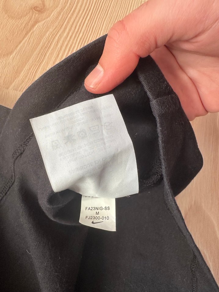 Erkek Siyah Nike Kolsuz Basket Antrenman Üstü - Görsel 3