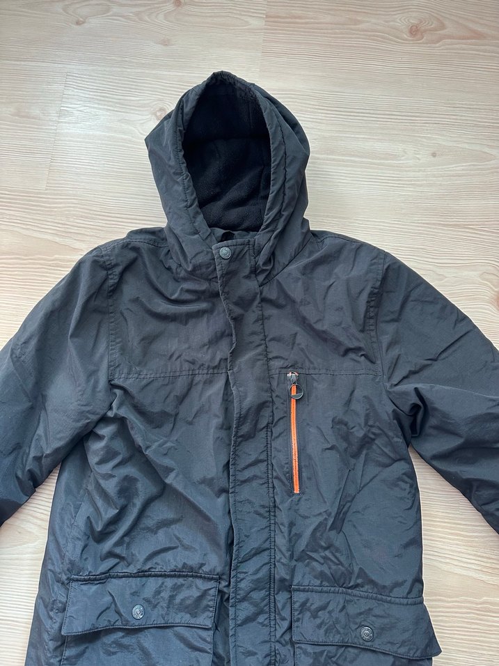 Erkek Çocuk Siyah Kapüşonlu Fermuarlı Ceket - Görsel 2