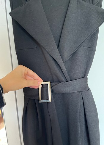 Siyah V Yaka Kemerli Elbise - Görsel 3