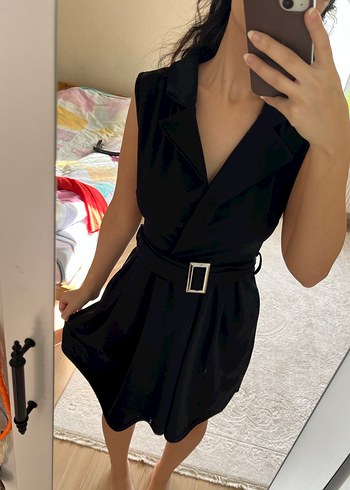 Siyah V Yaka Kemerli Elbise - Görsel 2