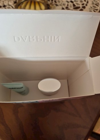 Darphin Güneş Koruma ve Canlı Göz Çevresi Seti SPF 50 - Görsel 2