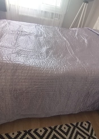 Gri Düz Desen Yatak Örtüsü - Görsel 2