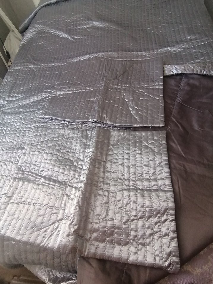 Gri Düz Desen Yatak Örtüsü - Görsel 3