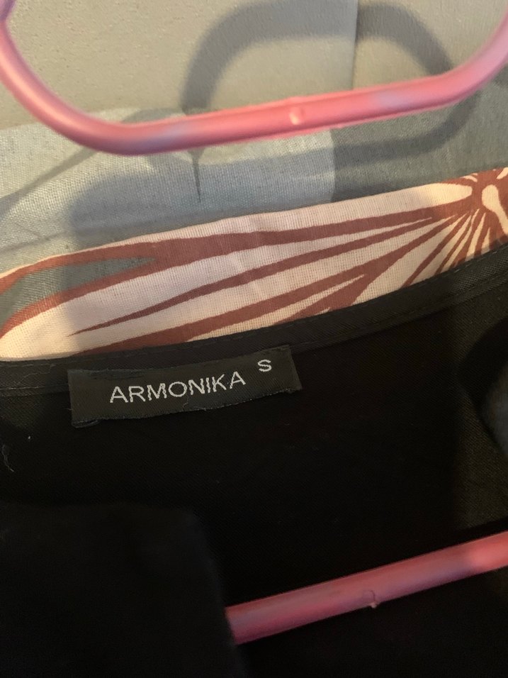 Siyah V Yaka Dantel detaylı Uzun Kollu Bluz - Görsel 4