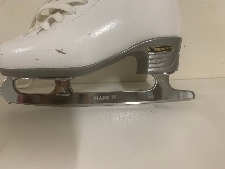 Beyaz Bağcıklı Buz Pateni - Görsel 3