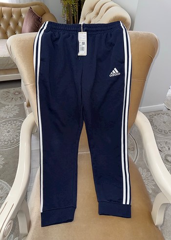 Adidas l