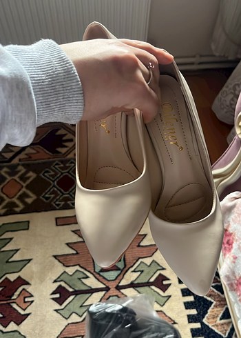 Krem Stiletto Topuklu Ayakkabı - Görsel 2