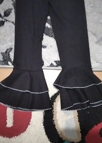 Kız Çocuk Siyah Volanlı Tayt - Görsel 3